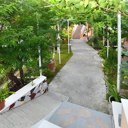 Enjoy 아파트 스플리트