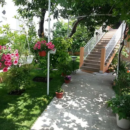 Enjoy You Apartment Split